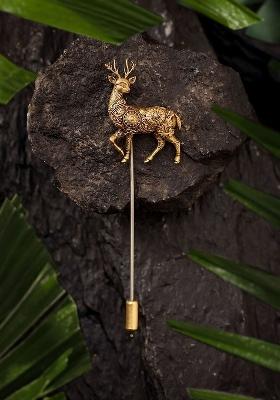 Men Gold Toned Prancing Herald Lapel Pin Brooch