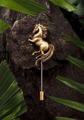 Men Gold Plated Horse Eponas Grace Pin Brooch