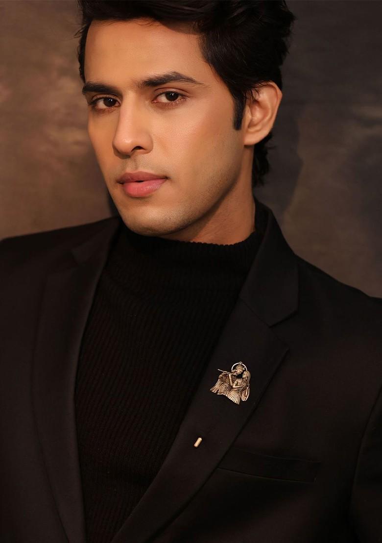 Men Gold Toned Radha Krishna Lapel Pin Brooch