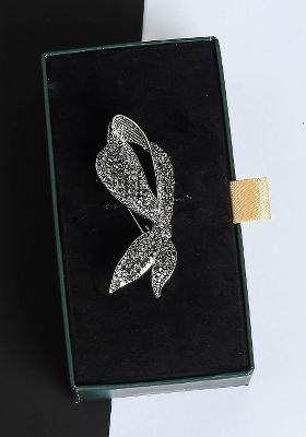 Men Stone Studded Bow Leaf Brooch