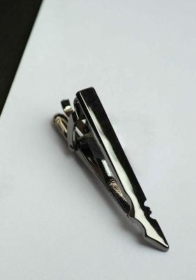 Men Textured Batman Tie Bar