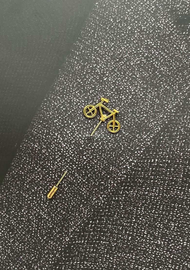Gold Plated Cycle Design Lapel Pin Brooch