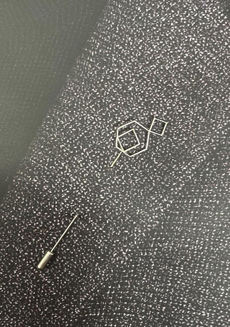 Silver Plated Geometric Design Lapel Pin Brooch