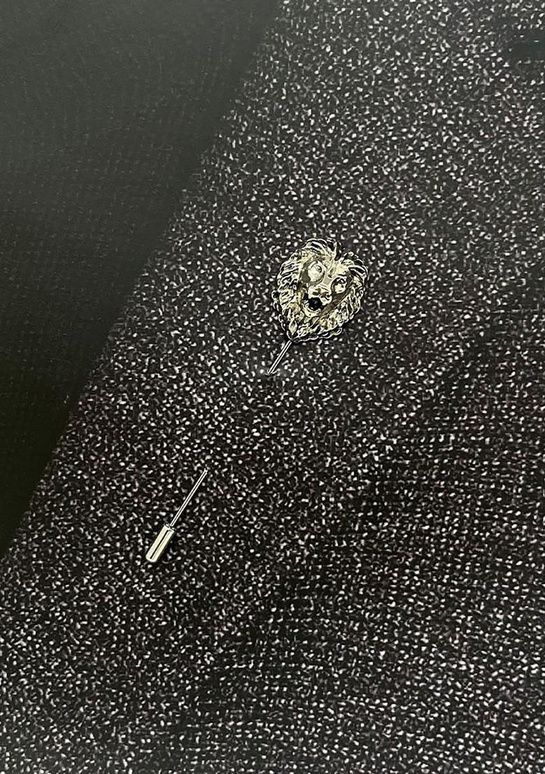 Silver Plated Roaring Lion Design Lapel Pin Brooch