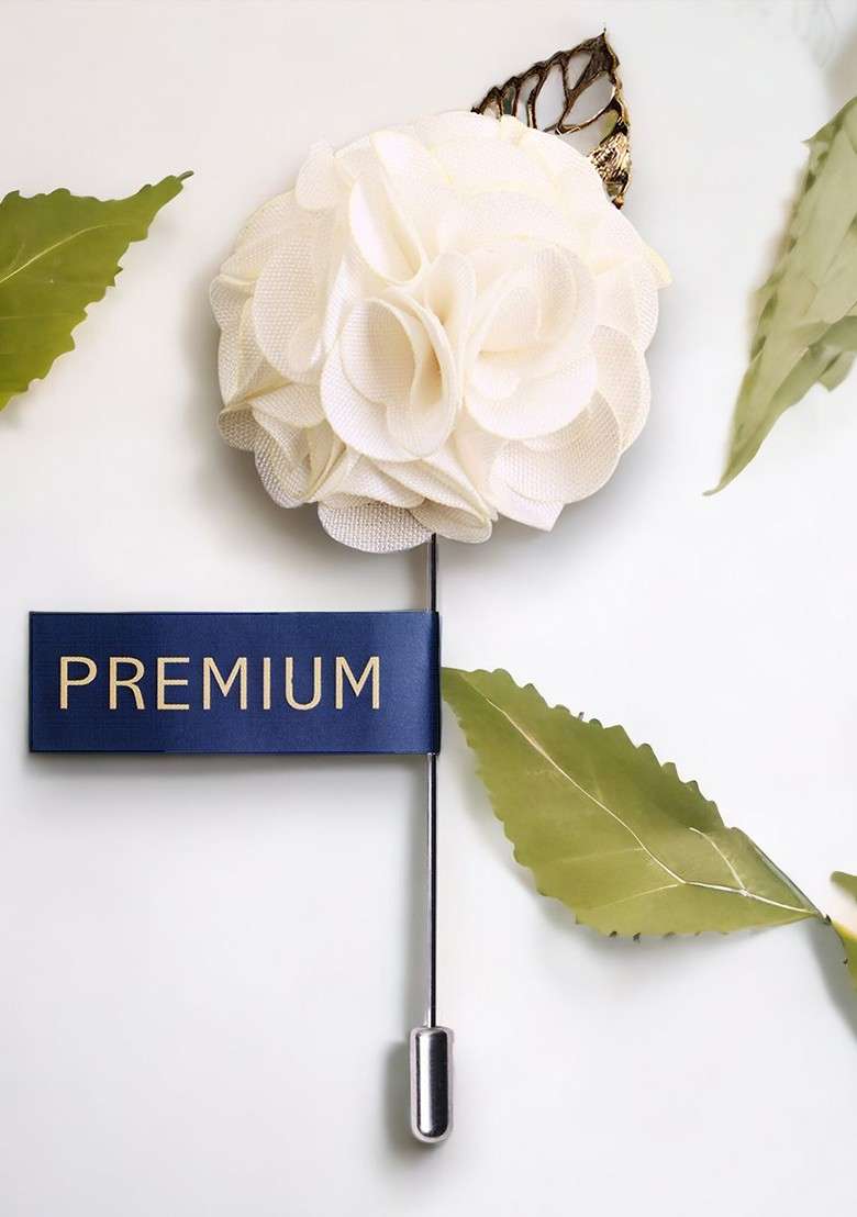 Unisex Off White Silver Toned Flower Shaped A Sombre Retreat Brooch Lapel Pin - Indya