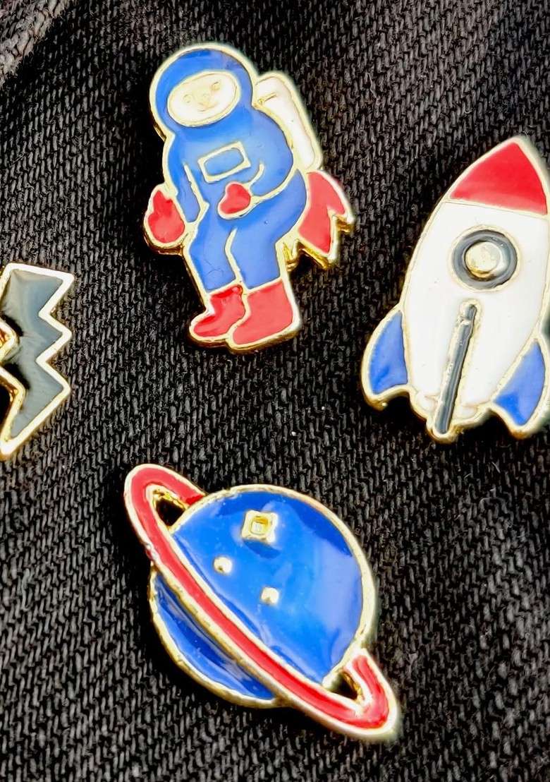 Fureunisex Blue Brooch - Indya