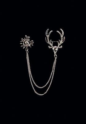 Silver Plated Rhinestone Studded Reindeer Head Brooch