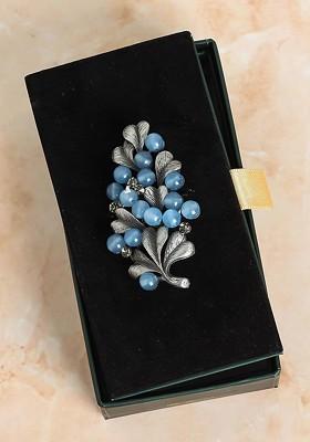 Men Beaded Floral Brooch