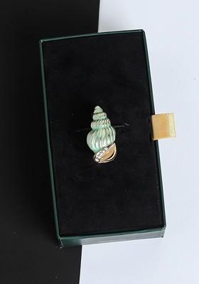 Men Stone Studded Snail Shell Brooch