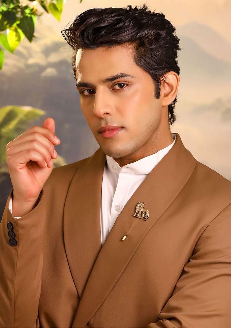 Men Prideforge Lion Brooch