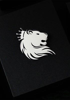 Men Majestic Lion Silver Minimal Lapel Pin Brooch