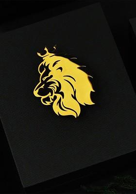 Men Regal Lion Golden Minimal Lapel Pin Brooch