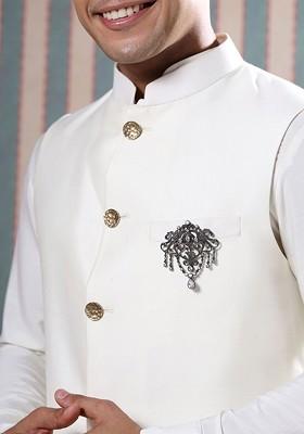 Men Statement Artificial Stones And Beads Studded Glitz Brooch