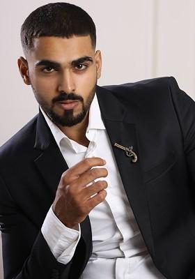 Men Antique Gold Toned Terminator Lapel Pin Brooch