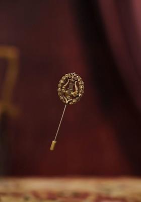 Men Antique Gold Toned Badge Lapel Pin Brooch