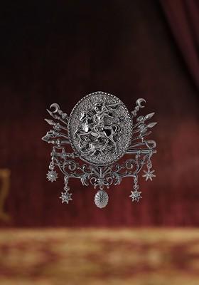 Men Metallic Toned Prince Brooch