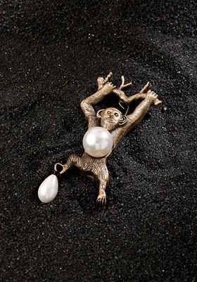 Men Gold Toned White Pearl Beaded Monkey Charm Brooch