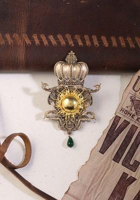Men Gold Toned Green Textured The Clock Brooch