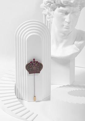 Gold Toned The Majestic Crown Lapel Pin