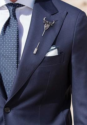 Men Silver Toned Solid Bull Shaped Lapel Pin