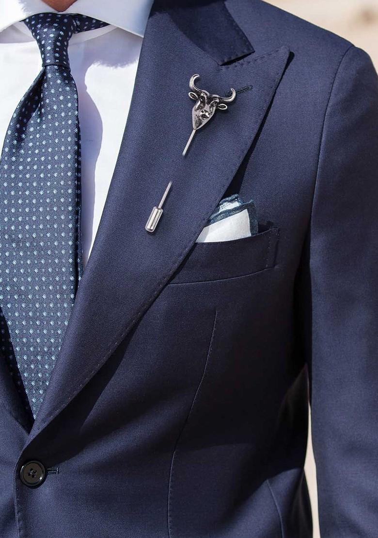 Men Silver Toned Solid Bull Shaped Lapel Pin