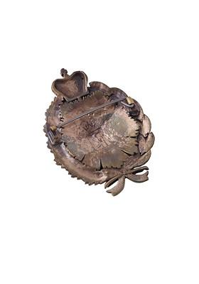 Men Metallic Toned Antique Richardson Brooch