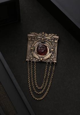 Men Gold Toned The Clock House Shaped Statement Brooch