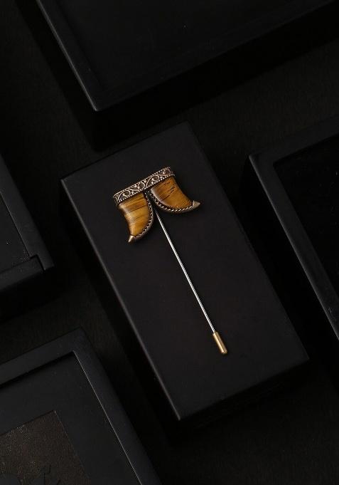 Men Gold Toned The Claws Shaped Statement Lapel Pin
