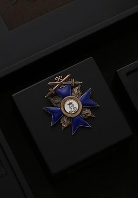 Men Antique Gold Toned Blue Musahi Brooch