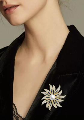 Women Crystal Rhinestone Brooch