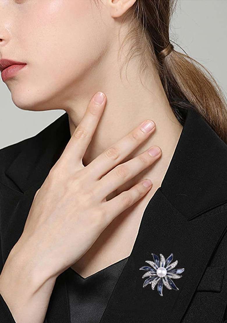 Flower Charm Brooch - Indya