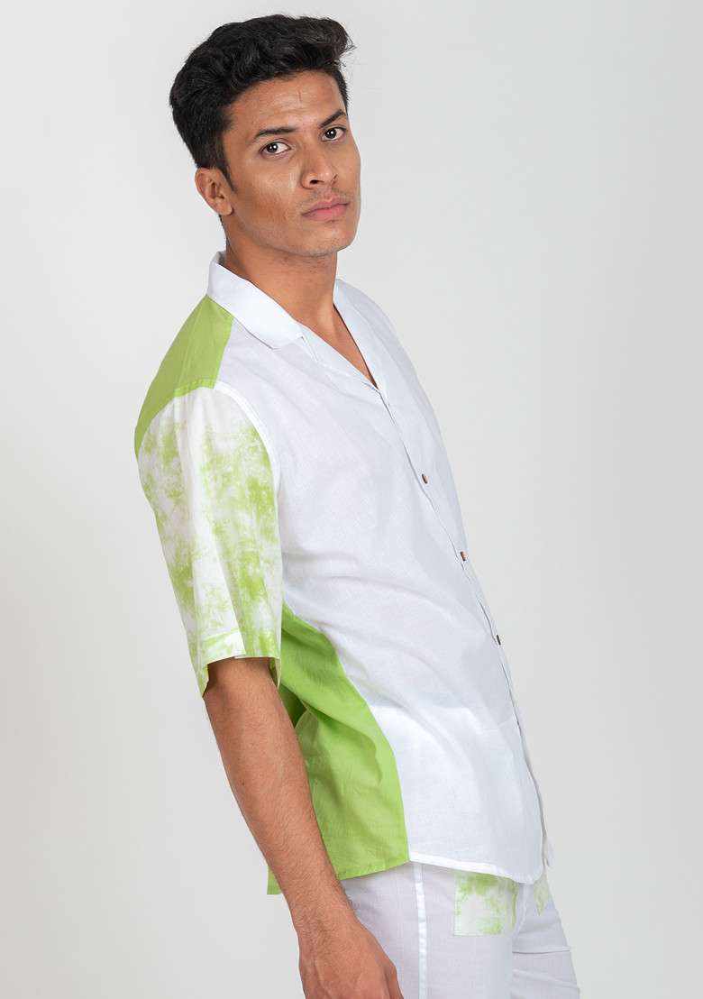 Green Tie And Dye Printed Scene Shirt For Men - Indya