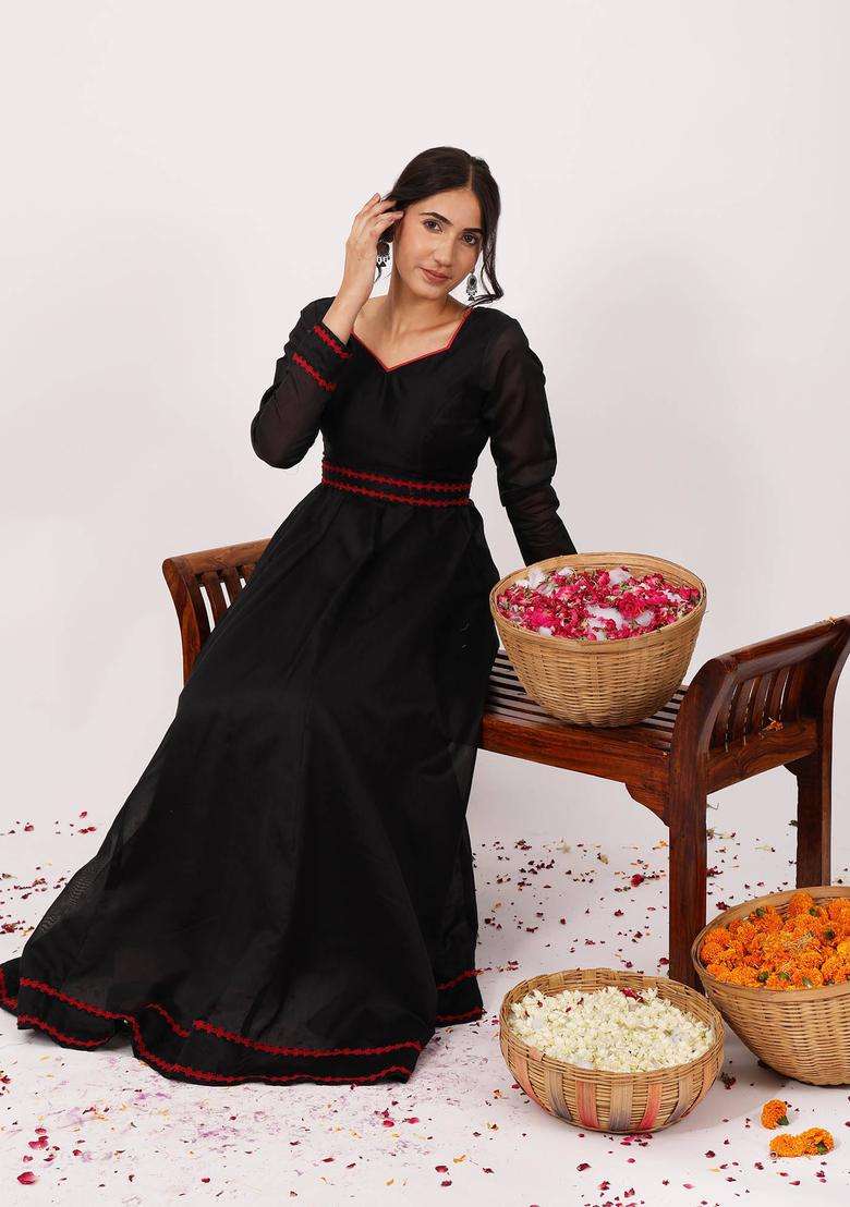 Black Royal Chanderi Anarkali Gown with Belt Set of 2 for Women Festive Wear - Indya