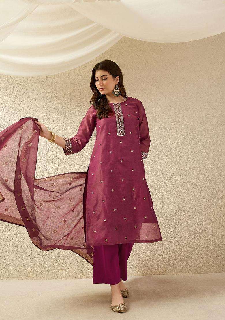 Pink Embroidery Chanderi Kurta Set - Indya