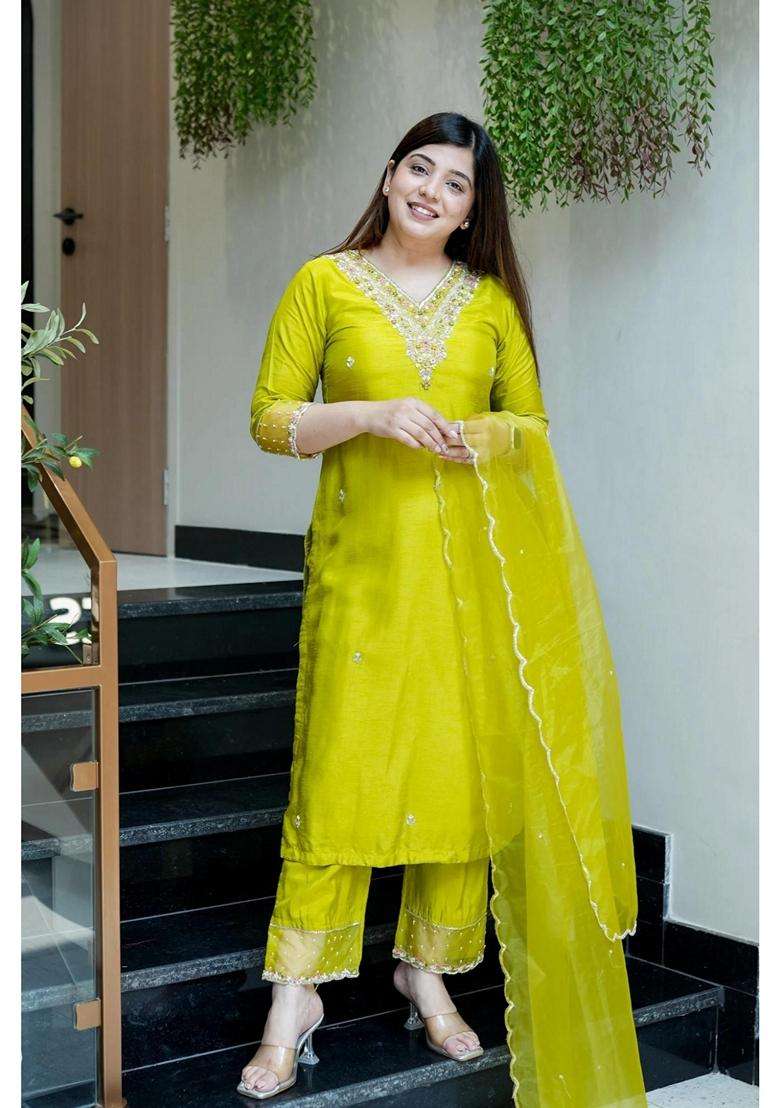 Green Embroidery Chanderi Kurta Set - Indya