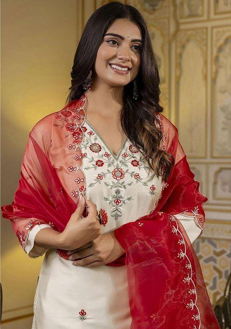 Off White Embroidery Cotton Kurta Set - Indya