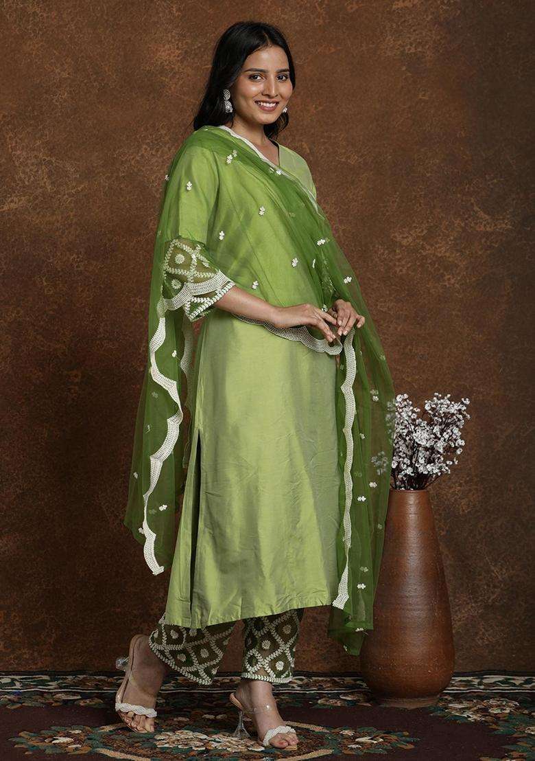 Green Embroidery Silk Blend Kurta Set - Indya