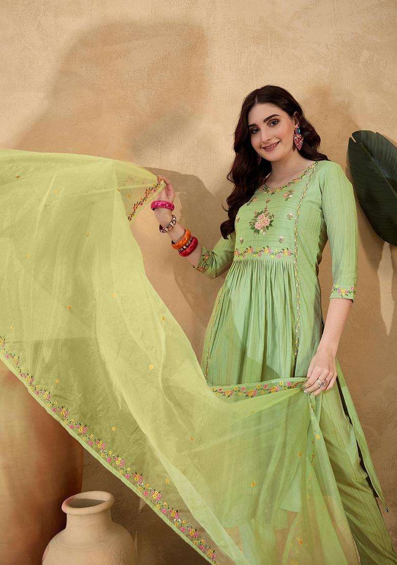 Green Embroidery Silk Blend Kurta Set - Indya