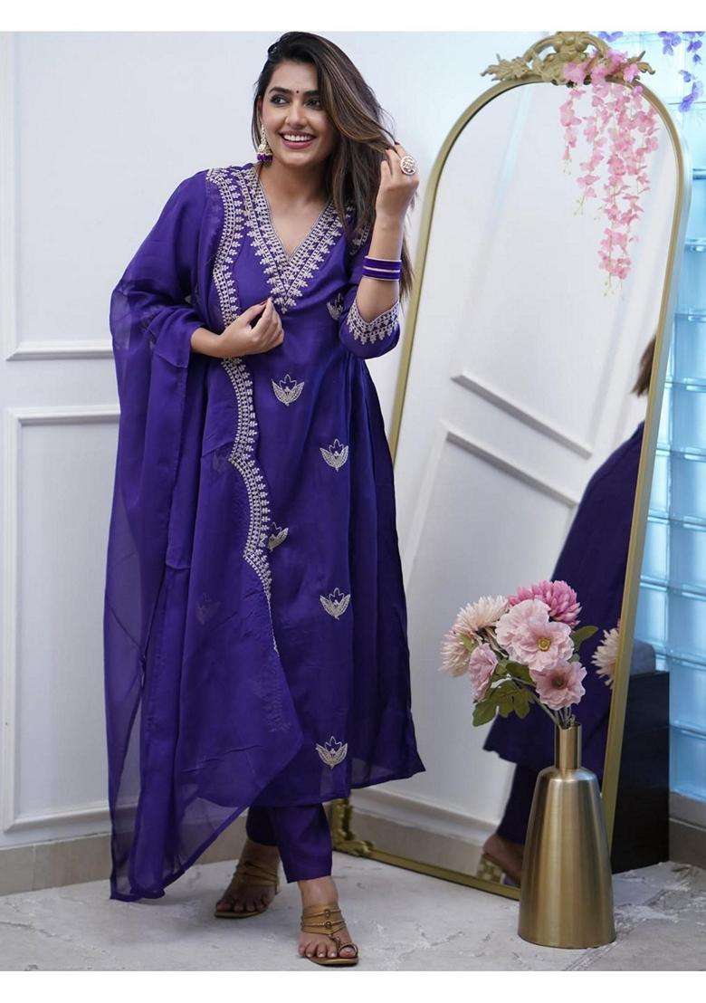 Blue Embroidery Chanderi Kurta Set - Indya