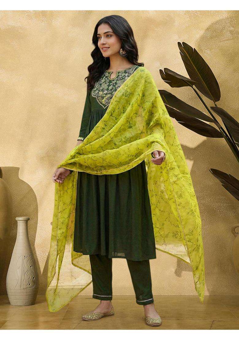 Green Embroidery Crepe Kurta Set - Indya