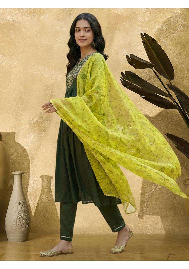 Green Embroidery Crepe Kurta Set - Indya