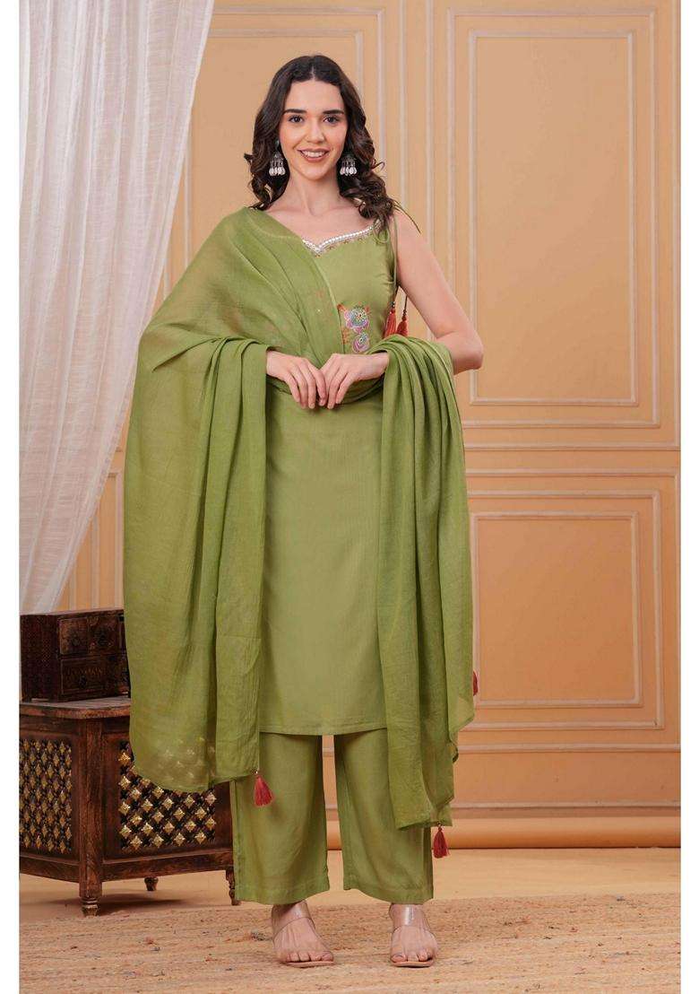 Green Embroidery Rayon Kurta Set - Indya