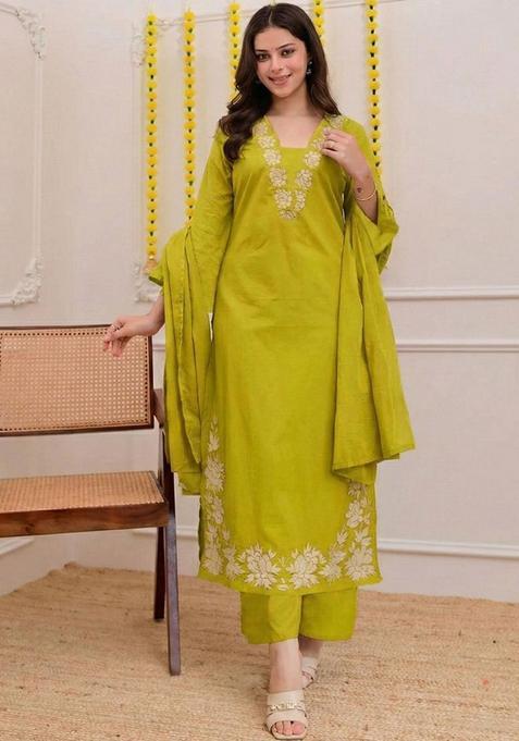 Green Floral Rayon Kurta Set — view on Indya