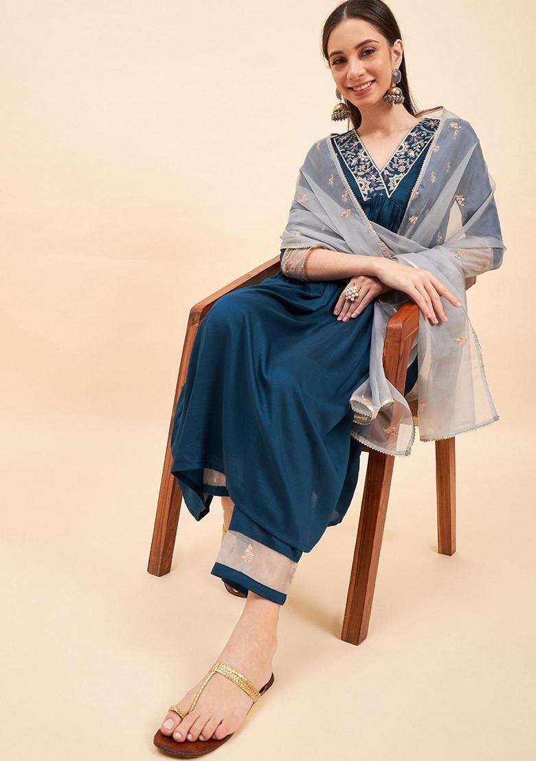 Blue Embroidery Silk Blend Kurta Set - Indya