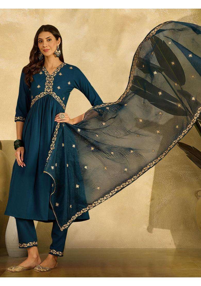 Blue Embroidery Crepe Kurta Set - Indya