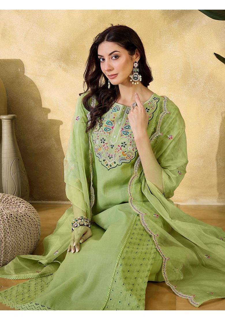 Green Embroidery Silk Blend Kurta Set - Indya