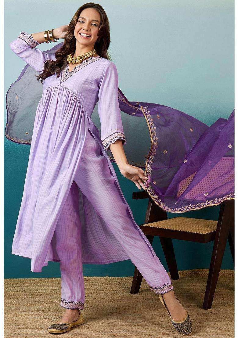 Lavender Embroidery Silk Blend Kurta Set - Indya