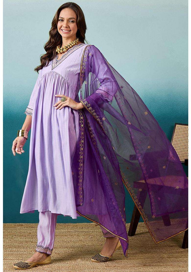Lavender Embroidery Silk Blend Kurta Set - Indya