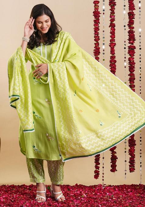 Green Floral Rayon Kurta Set — view on Indya