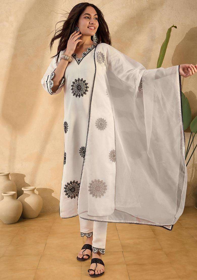 Off White Embroidery Silk Blend Kurta Set - Indya